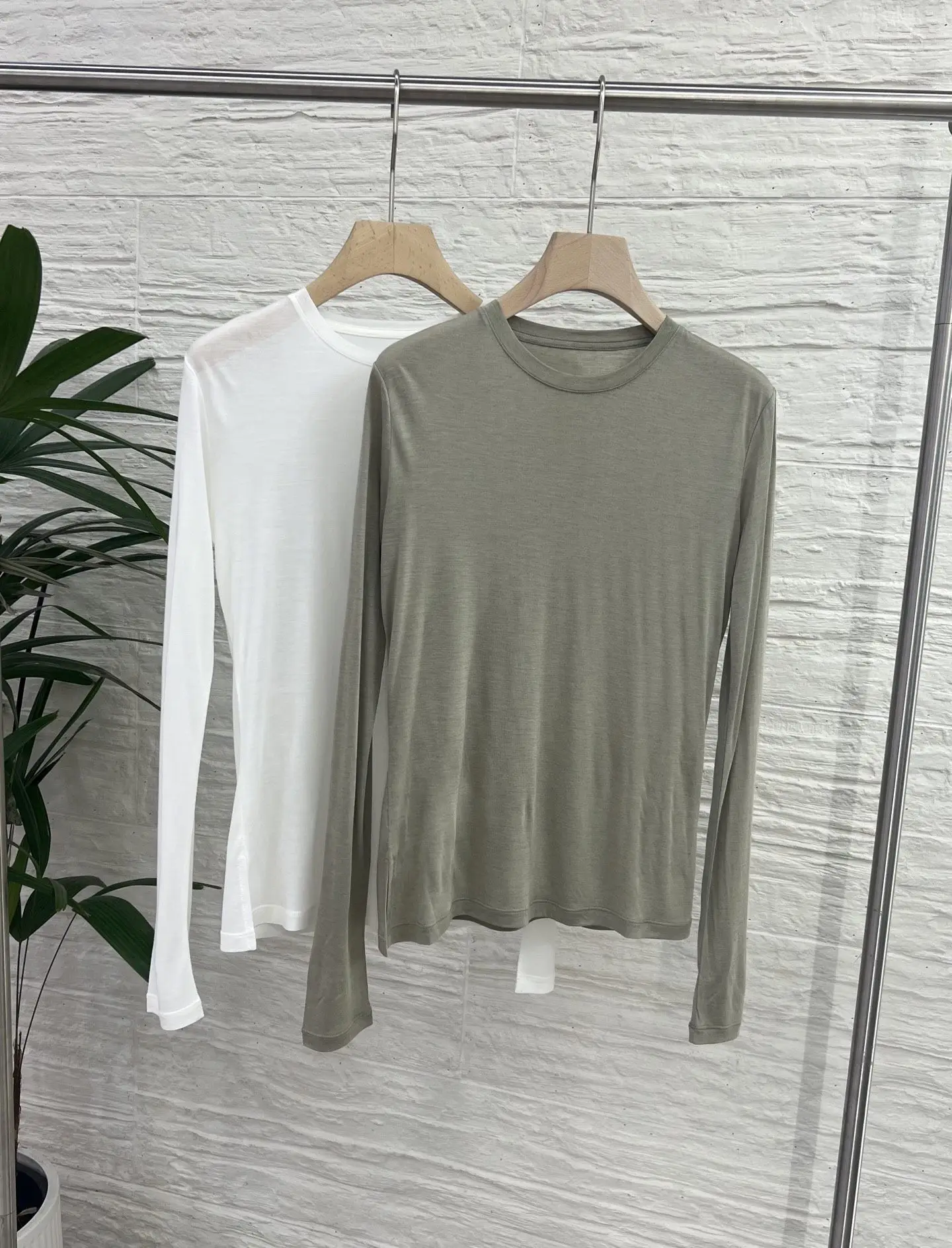 

New Early Spring Style Ultra-Thin Modal Round Neck Long-Sleeved T-Shirt, Fashionable, Versatile And Elegant Top