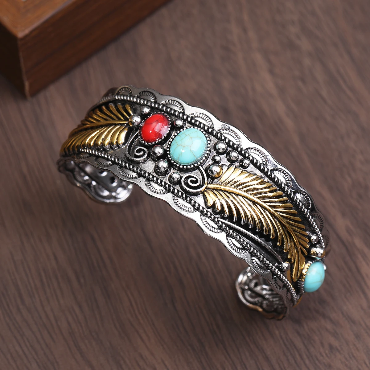 

Alloy Oval Turquoise Bracelet Vintage Gold Silver Atmosphere Calm Men And Women Companion Open Bracelet Wholesale Resale