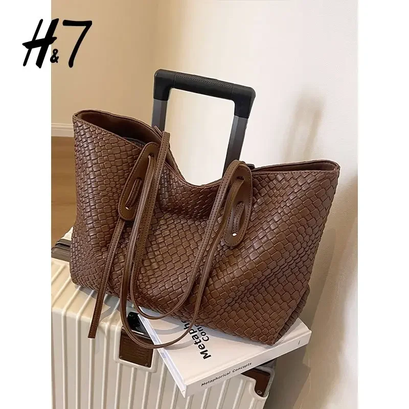 Vintage Diamond Woven Large Capacity Bag Women\'s New Autumn and Winter Fashion Tote Bag Travel Shoulder Package Handbags