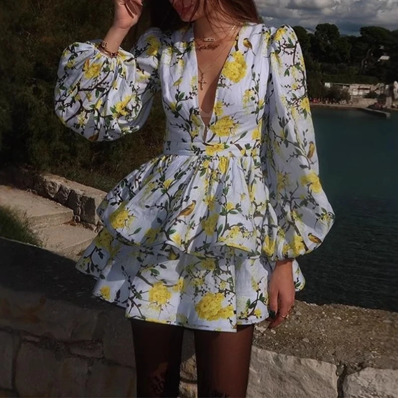 Robe courte imprimée française élégante, col en v, manches ballon, robe gâteau, nouvelle collection été 2025