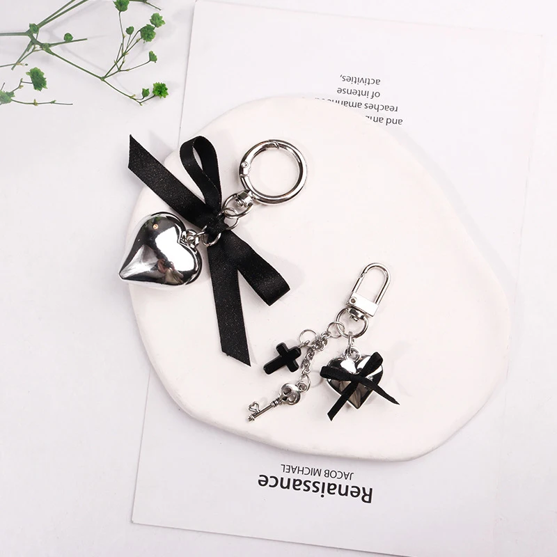 Y2k Retro Black Love Key Chain Sweet Cool Bowknot Headphone Case Pendant CCD Charms Car Key Ring Bag Decor Accessories