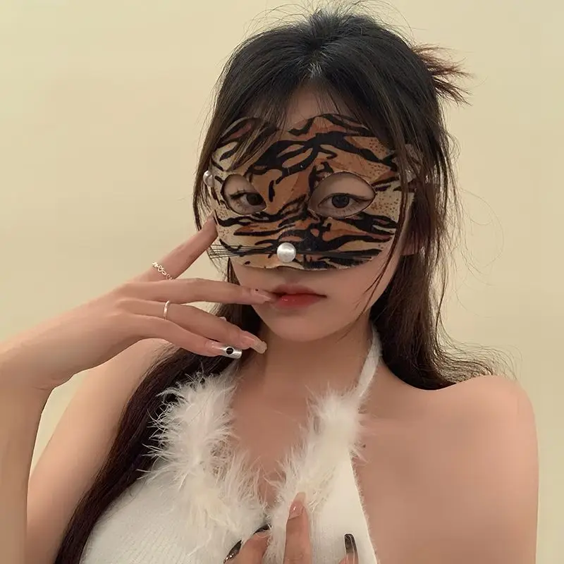 Women Masquerade Mask Leopard Pearl Cat Wildness Sexy Girls Date Halloween Christmas Carnival Mardi Gras Party Ball Accessories