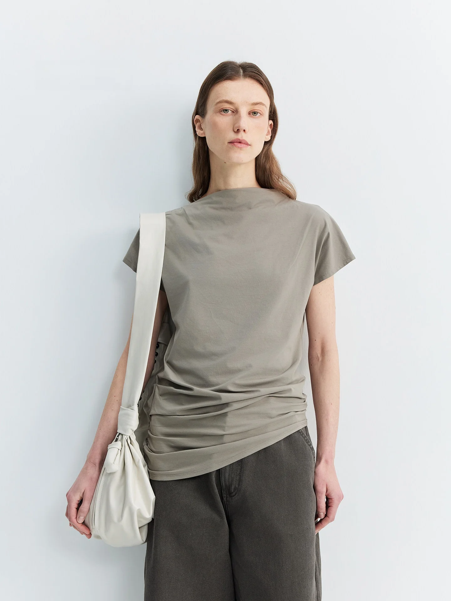 

Женская асимметричная футболка WUUO на одно плечо с коротким рукавом, из хлопка и шелка, вязаная, свободного кроя, повседневный топ для весеннего сезона