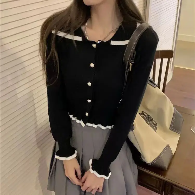 

New Long Sleeved Knitted Contrasting Color Slim Fit Cardigan for Slimming and Versatile Knitted Top Trend