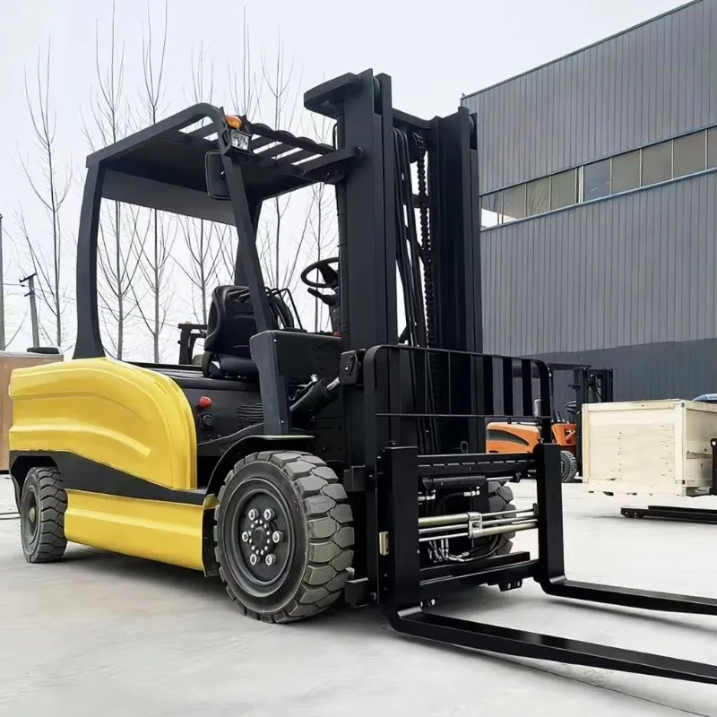 Customized 5 Ton Electric Forklift With Lithium-Ion Battery Two-Stage Mast OEM Support And Attachments