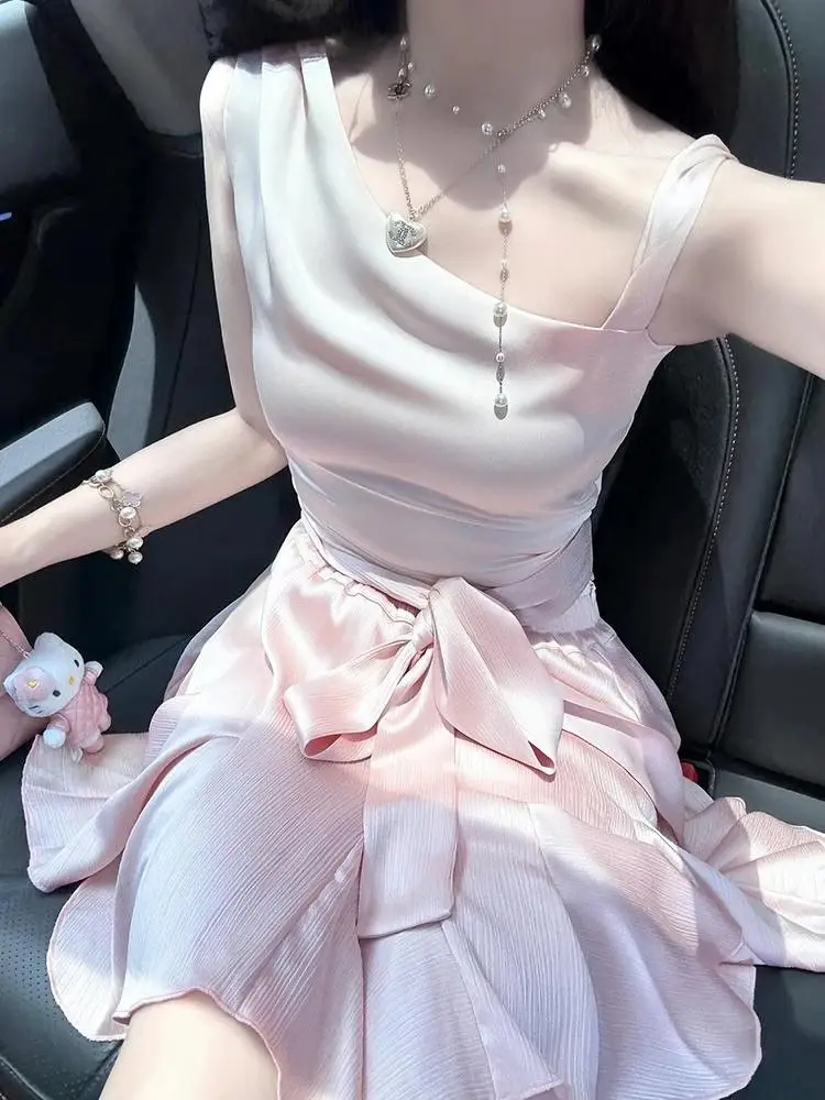 

Japan Light Luxury Outfit Complete Set Of Irregular Sloping Shoulder Camisole Women'S Summer Slim Short Skirt Suit