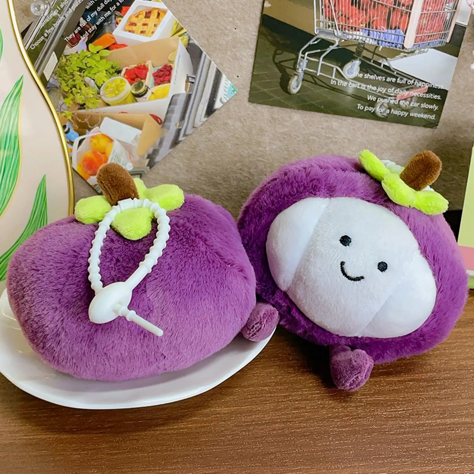 ぬいぐるみ財布チャーム かわいいマンゴスチンペンダント ソフトぬいぐるみフルーツチャーム 子供と大人向け 通勤や学校用のバックパックや財布に