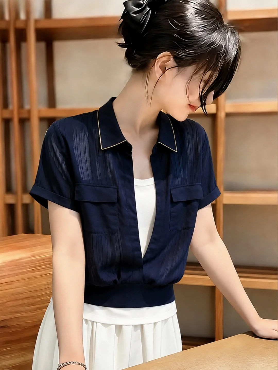 

Elegant Korean Style Neck Shirt Women's Fashionable Casual Short Sleeve Straight Cut Silk Top Age-defying Summer Outfit