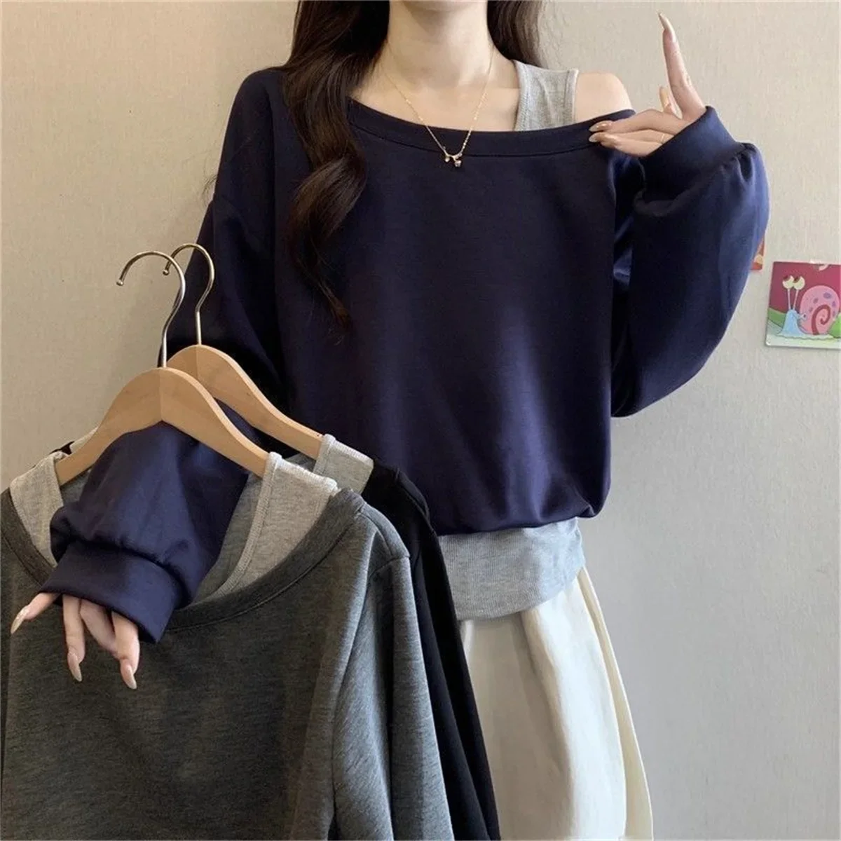 Neuer koreanischer Stil, langärmeliges, schulterfreies Charme-Sweatshirt für Damen, Übergröße, einzigartiges Design, vielseitiges Herbstmode-Oberteil – Detail 4