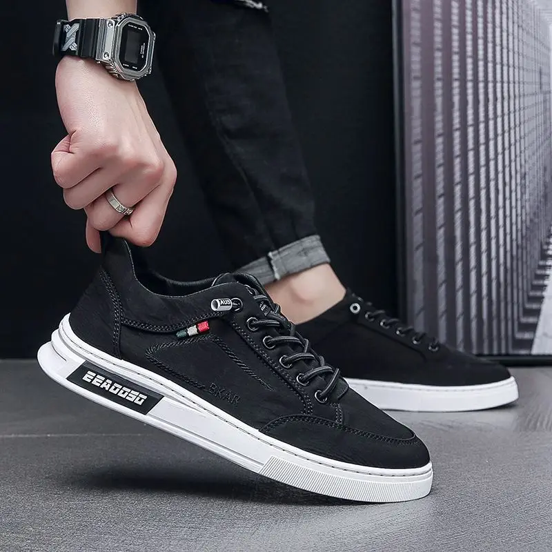 New Arrival Spring Summer Comfortable Casual Shoes Lightweigh Mens Canvas Shoes For Men casual Sneakers  Flat Loafers Shoes