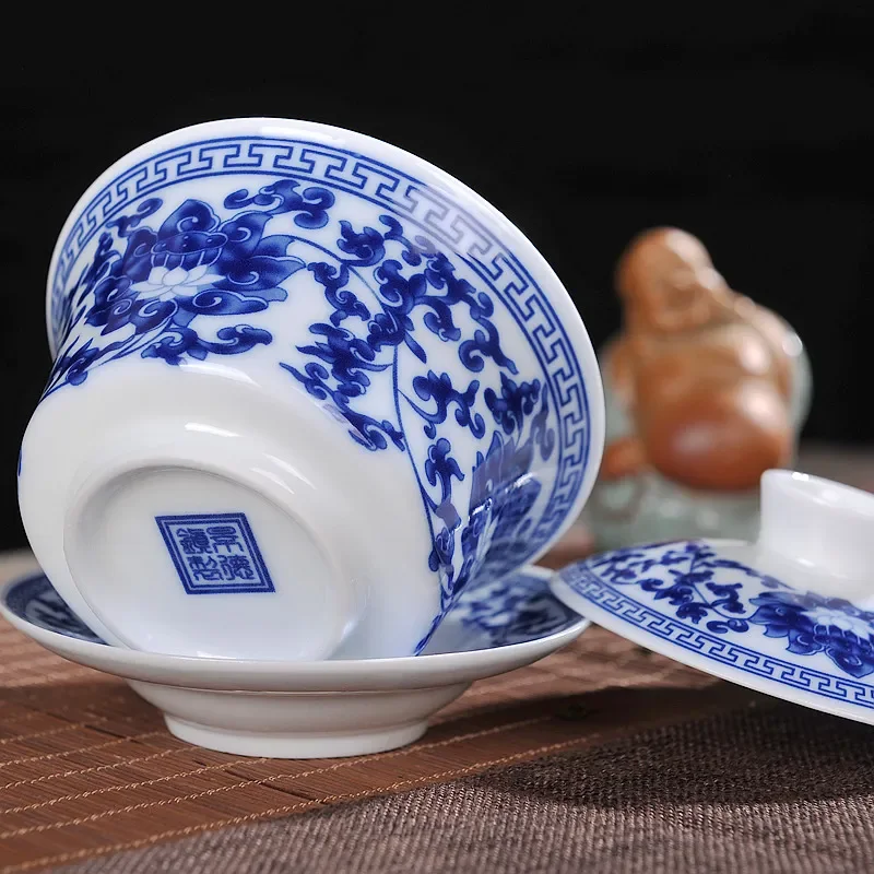 Jingdezhen-blue and white ceramic bowl, large gaiwan, eight treasure tea bowl, household cover