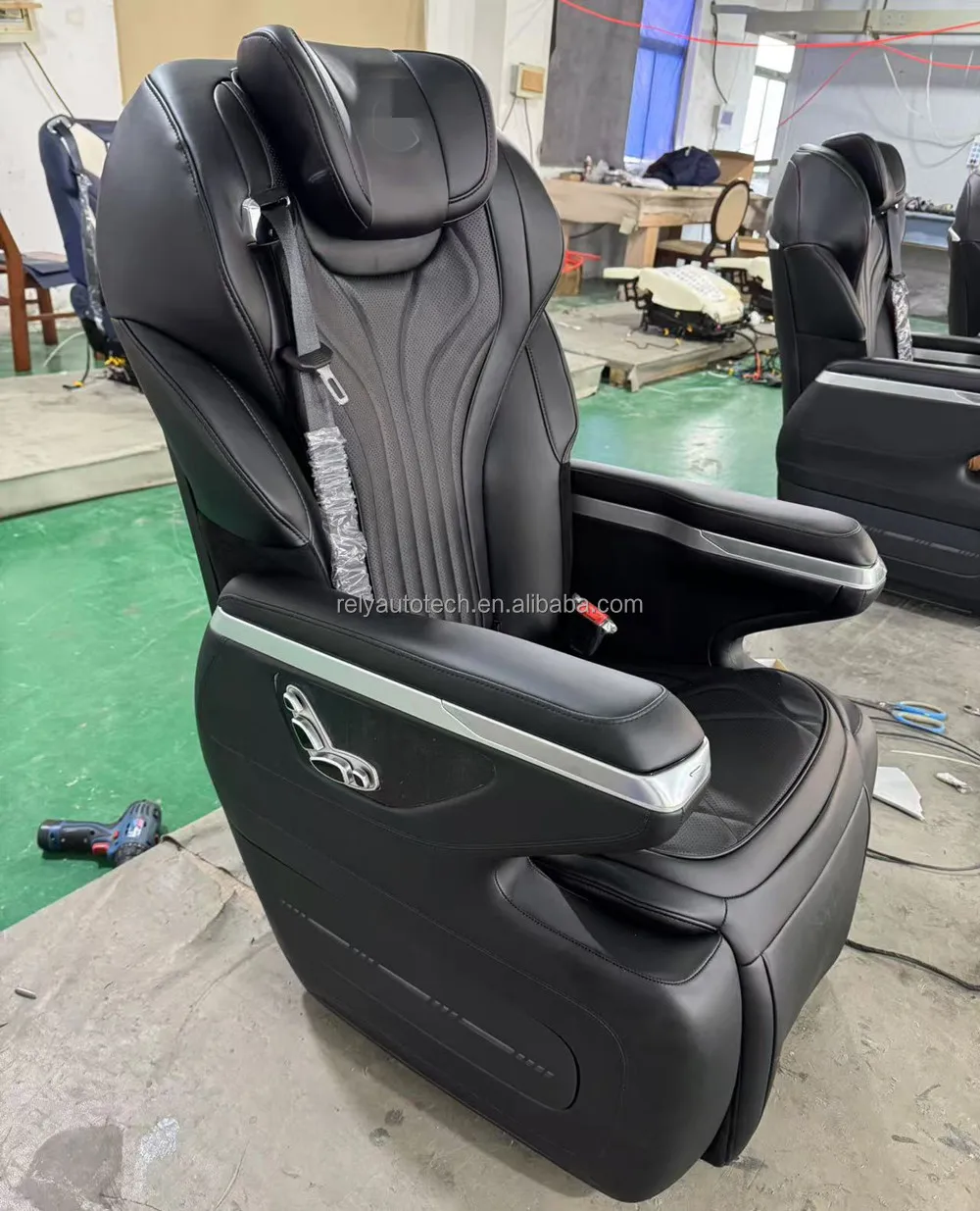 

New Style Car Modified Seat Captain Seat with Adjustable Armrest for Vclass Vito Metris W447 Sprinter Van Mpv Suv