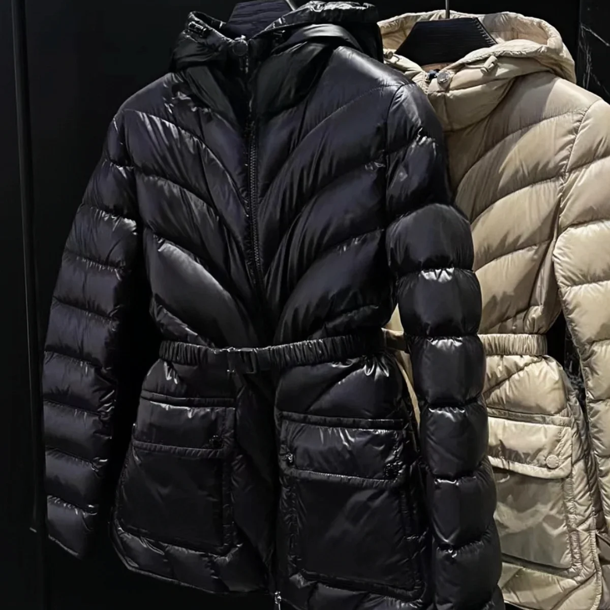 

Warm Slimming Belted V-Neck Lightweight Soft Face Hooded White Goose down Mid-Length Jacket Street Style Straight Cut High Fi...