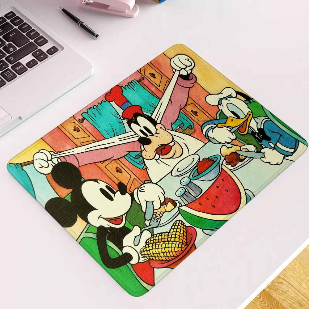 Donald Duck Mouse Gamer Girl Small Game Mats Custom Mouse Pad Anime Pc Accessories Computer Mat Desk Accessory Mousepad Company