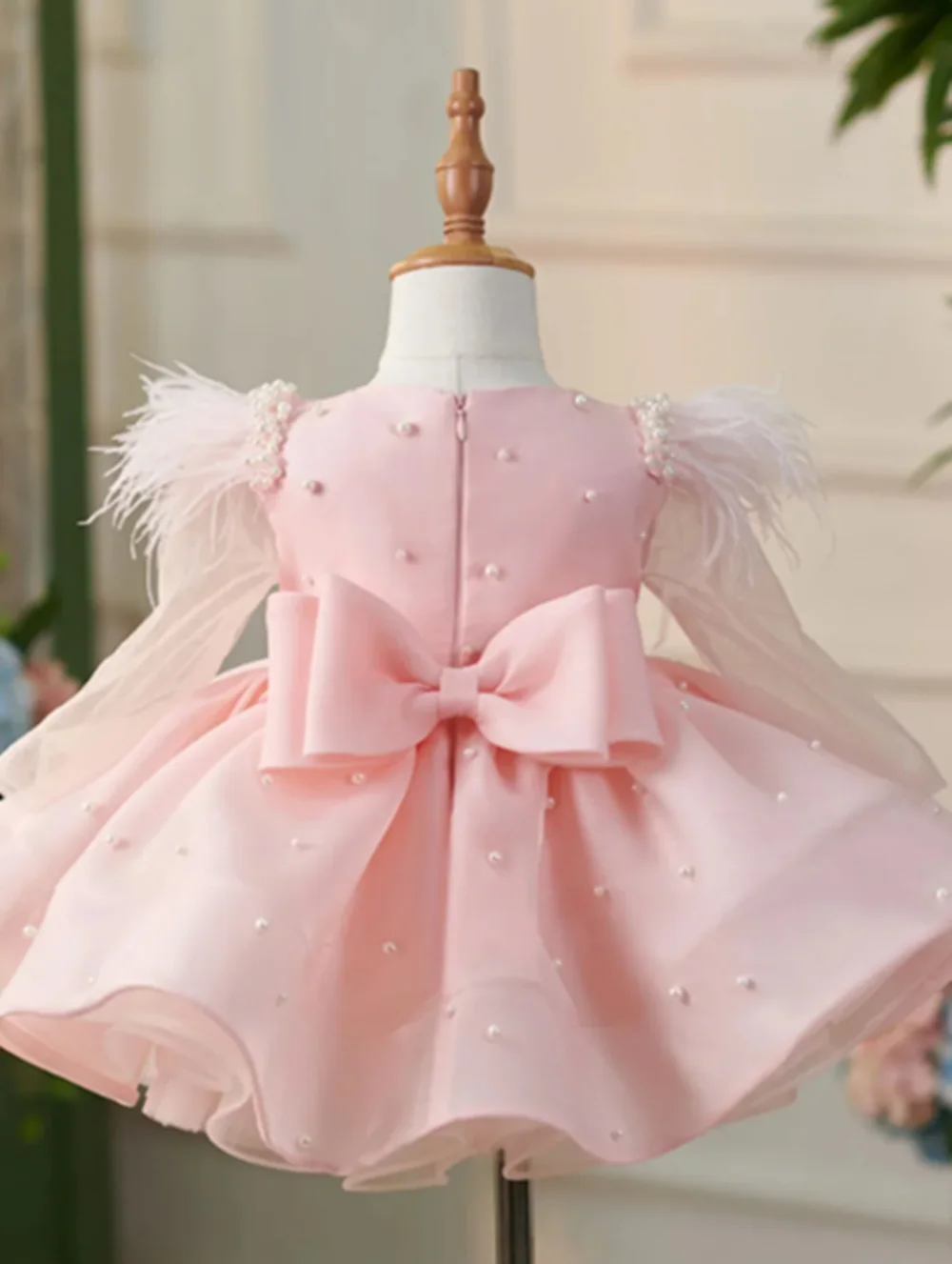 

Customized Pink Flower Girl Dresses For Wedding Feather Pearls Full Sleeves Cute Little Girl Formal Banquet Birthday Party Gown