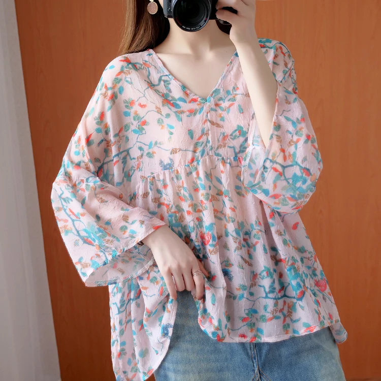

Женская летняя блузка с цветочным принтом и V-образным вырезом, свободного кроя, больших размеров, скрывающая живот, в милом стиле
