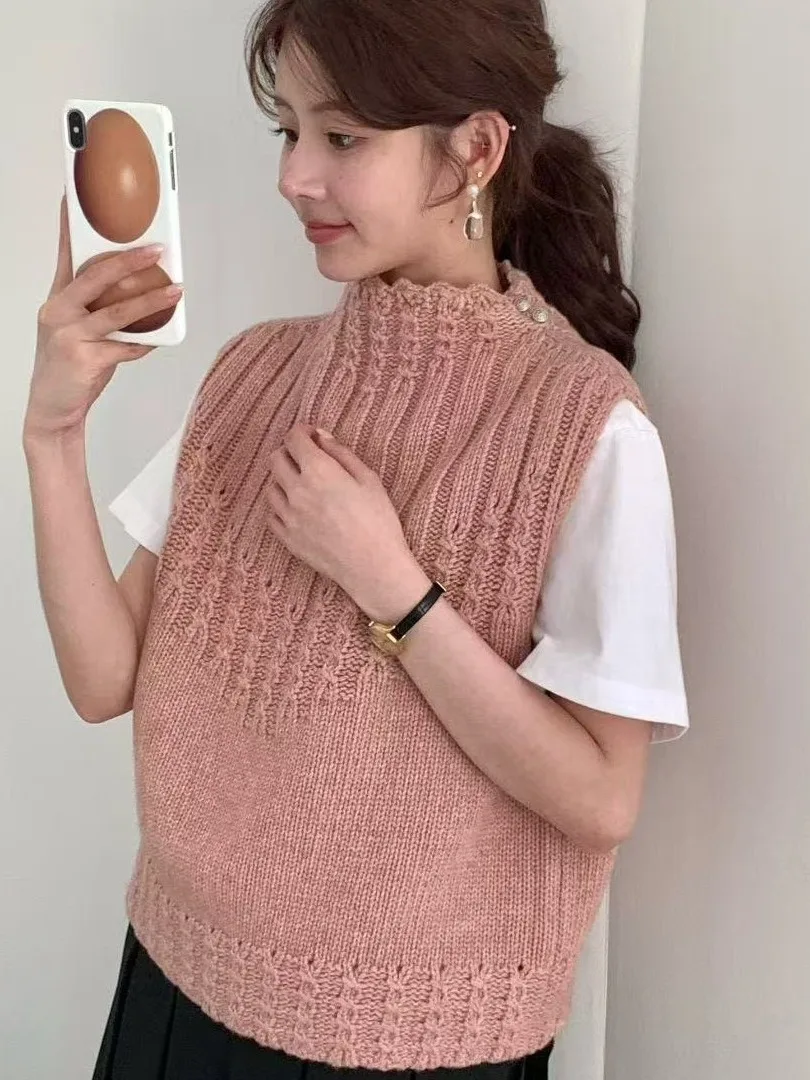 سترة نسائية محبوكة عصرية لخريف 2025 سترة لون الحليب الناعم طبقات من الدانتيل نمط Svel #4