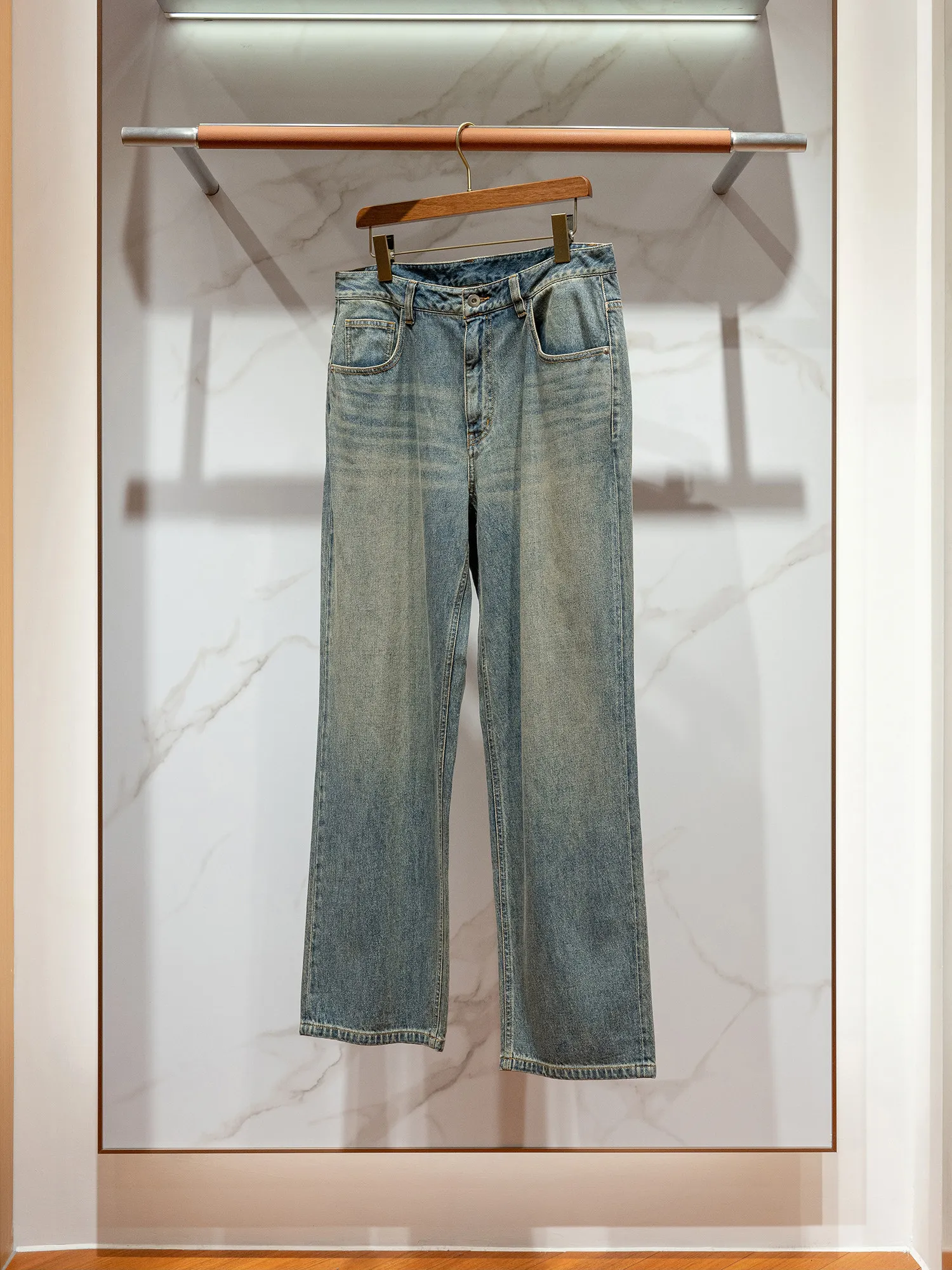 

Classic vintage washed blue 100% cotton comfortable denim spring/summer men's stretchless loose straight jeans
