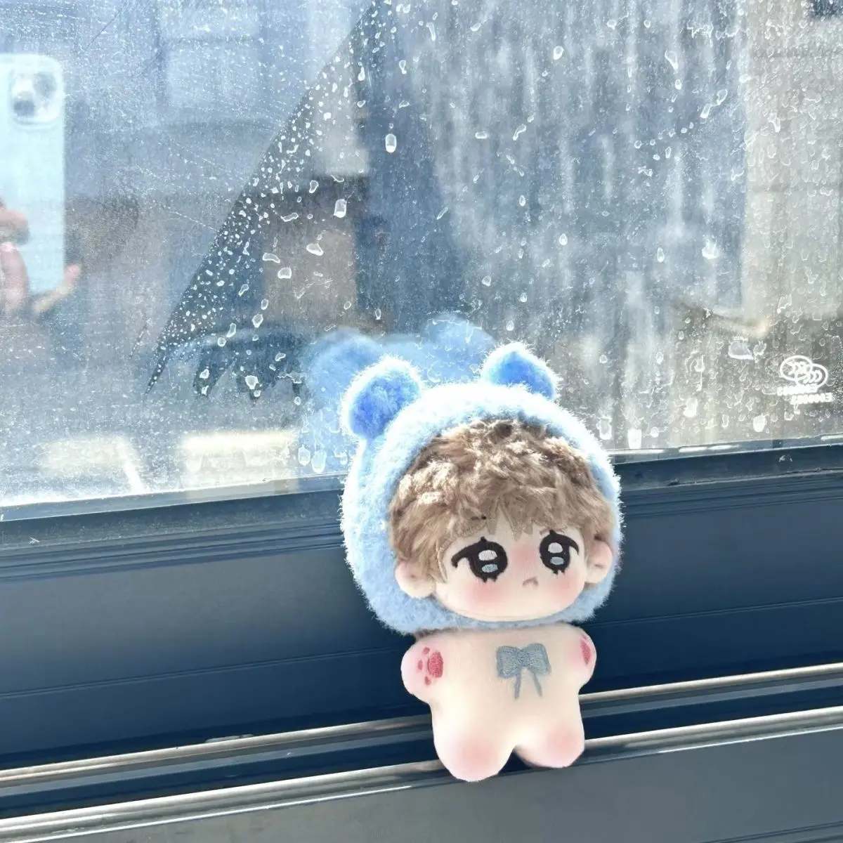 

Фаршированная 10 см аниме Bangtan для мальчиков Kim Taehyung Bear, маленькая фасоль, мультяшная плюшевая кукла, игрушка COS, наряд для детей и взрослых, хлопковые подарки