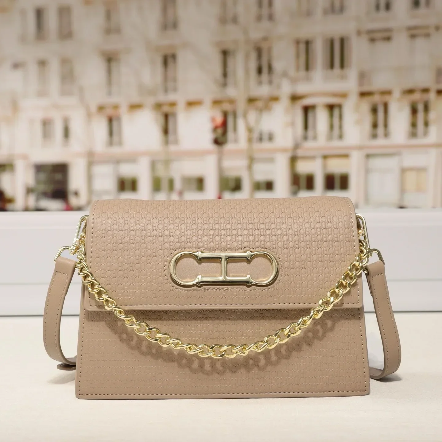 

Fashionable Simple Vintage Handbag For Women With Letter Logo Trendy Design Solid Color And Best Quality