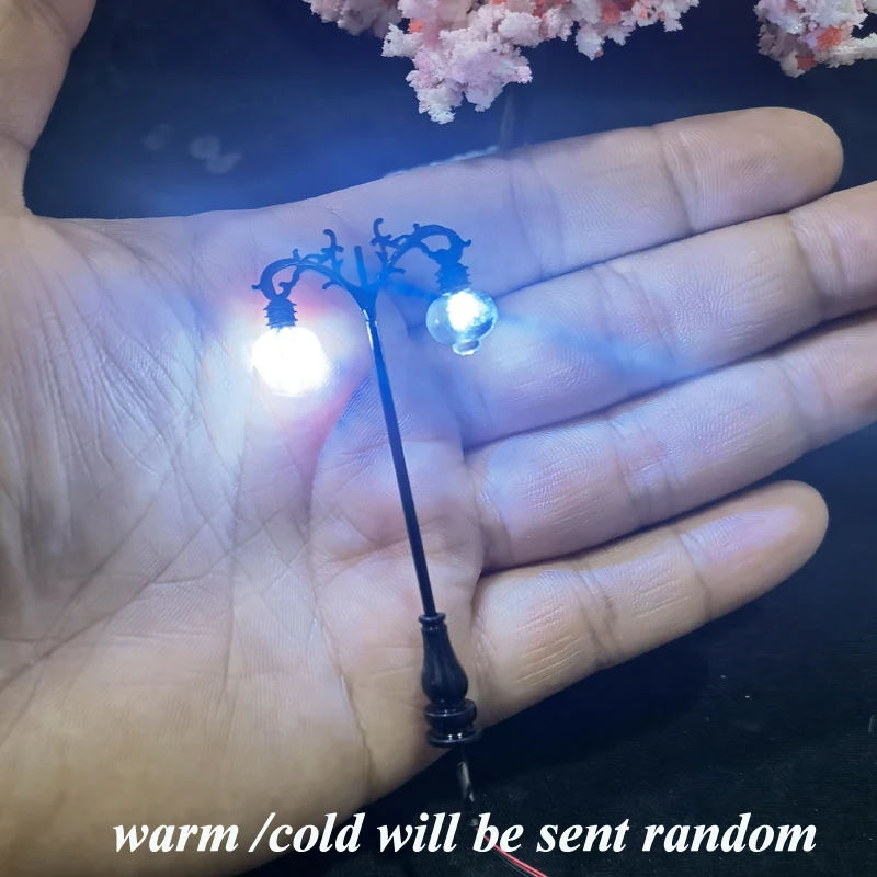 따뜻한 흰색 정원 램프 모델 다리미 램프, 바디 정원 조명 모델 램프, 더블 헤드 가로등, 포스트 기차 철도 레이아웃, 12V