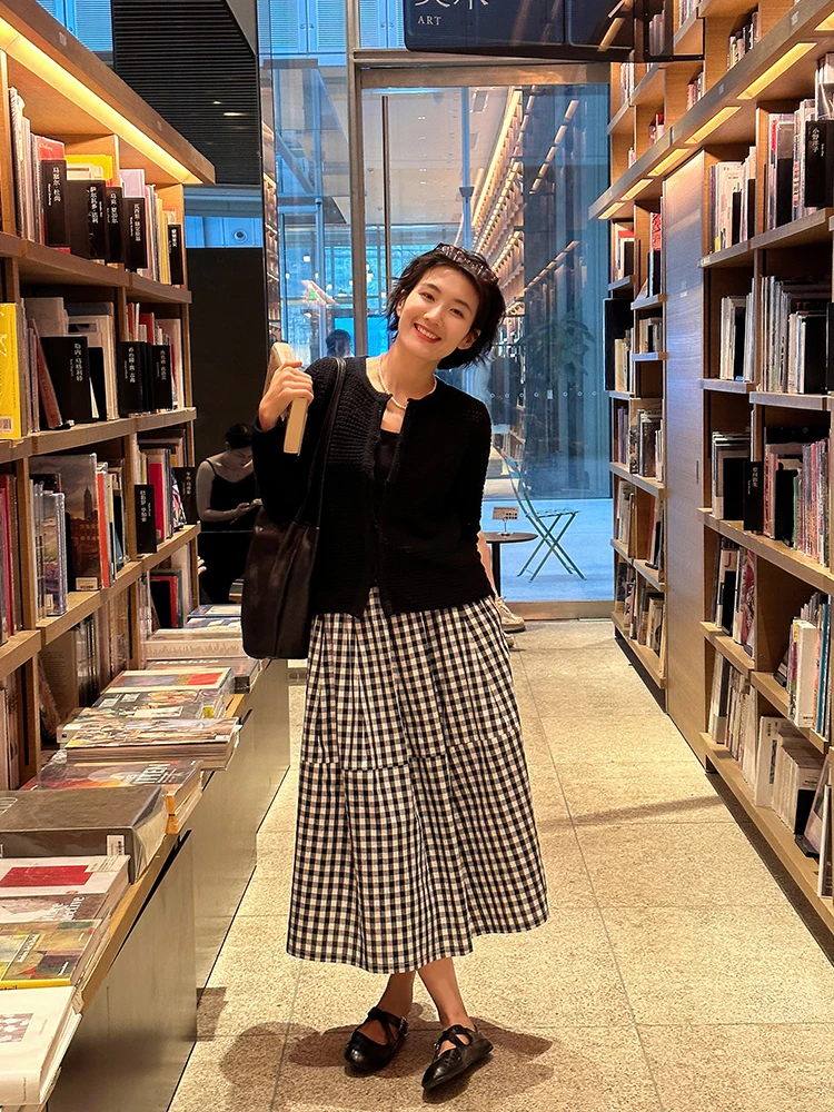 

Черный вязаный свитер с длинными рукавами для женщин, облегающий, с круглым вырезом, модный повседневный стиль, весенняя новинка