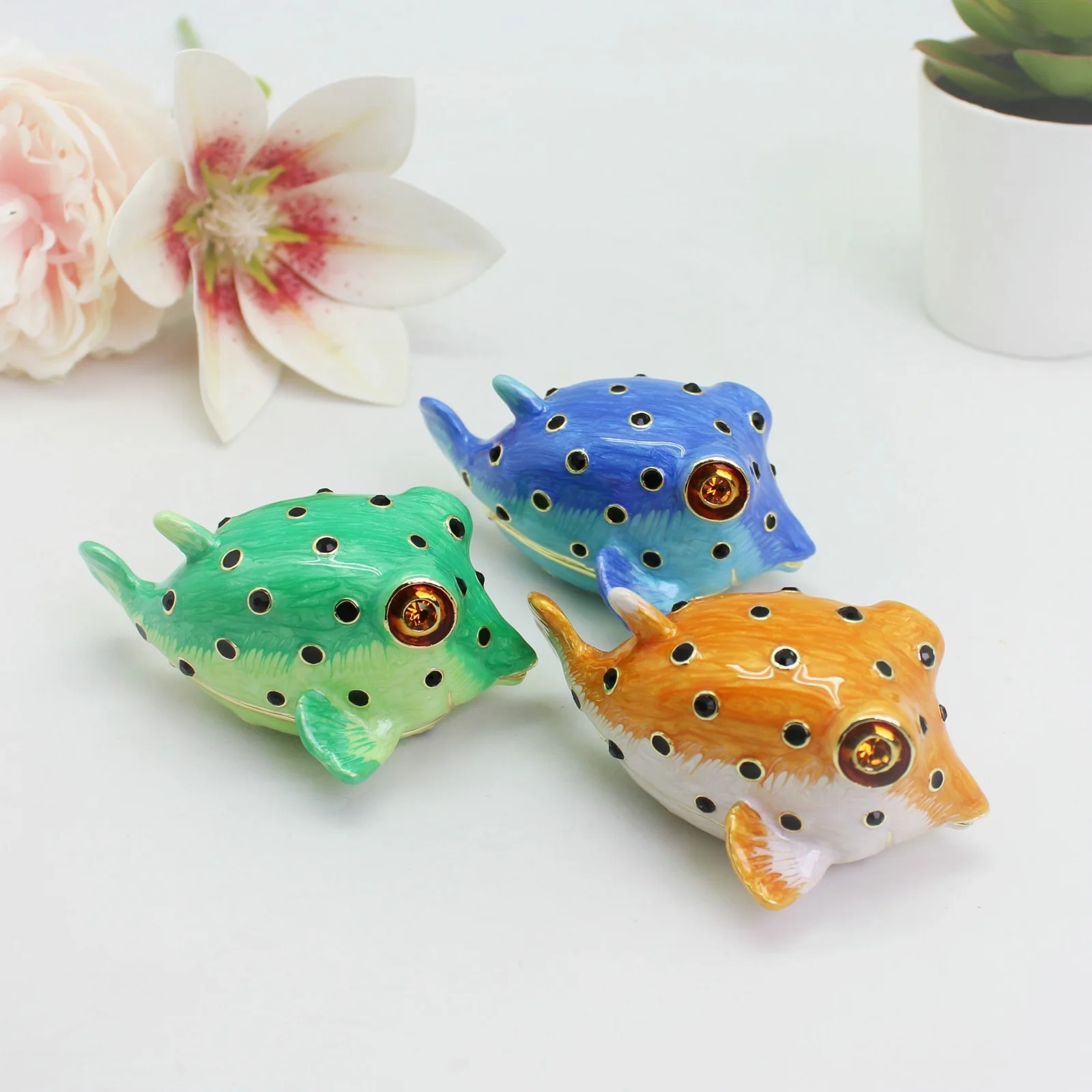 SHINNYGIFTS  Pufferfish Trinket Box  Hand Painted Hinged Animal Jewelry Box Figurine for Home Decoration