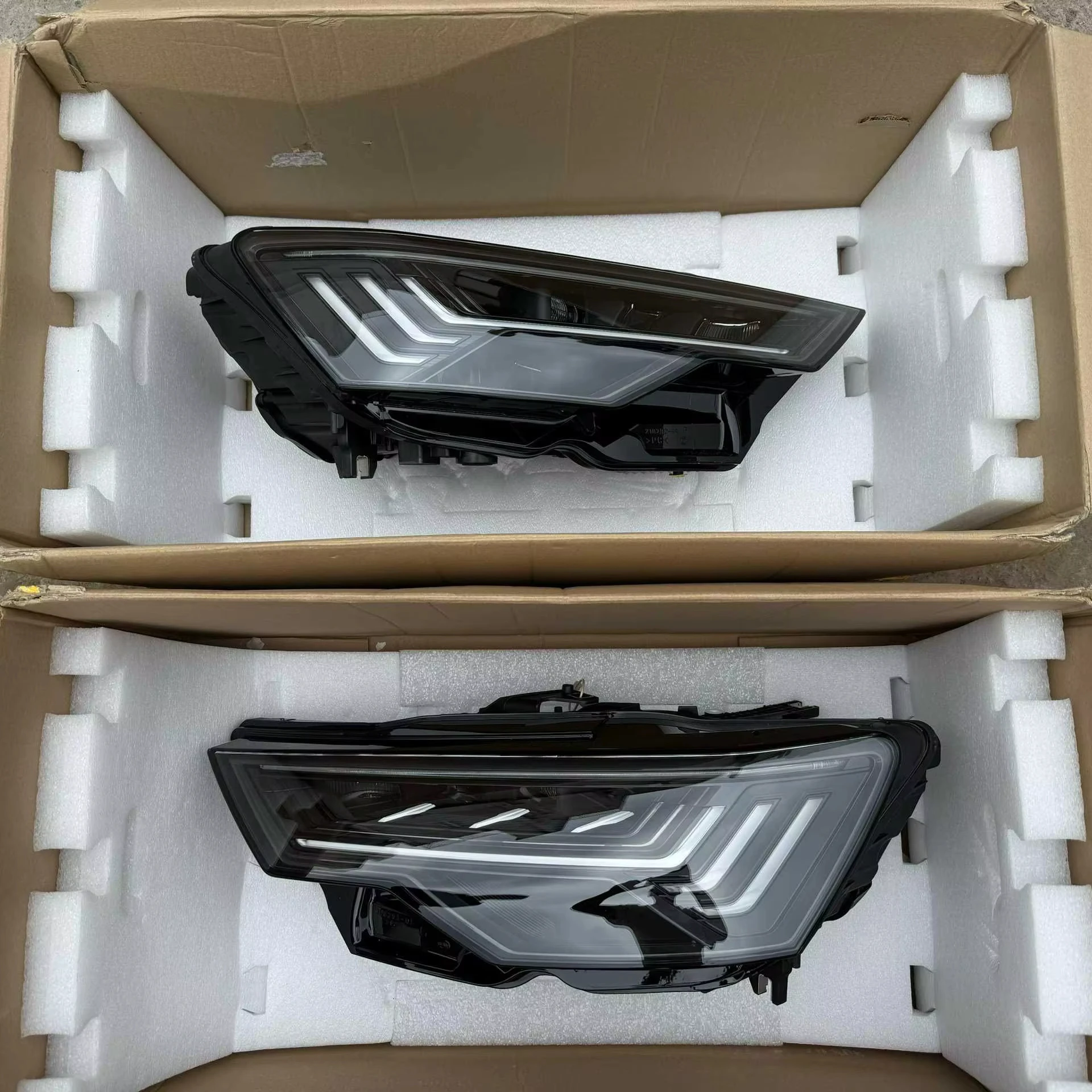 

STLFSuitable for the New Audis A6C8 High-end Five bar Dynamic LED Headlight Assembly Dynamic Headlight 4K0941035C 4K0941036C