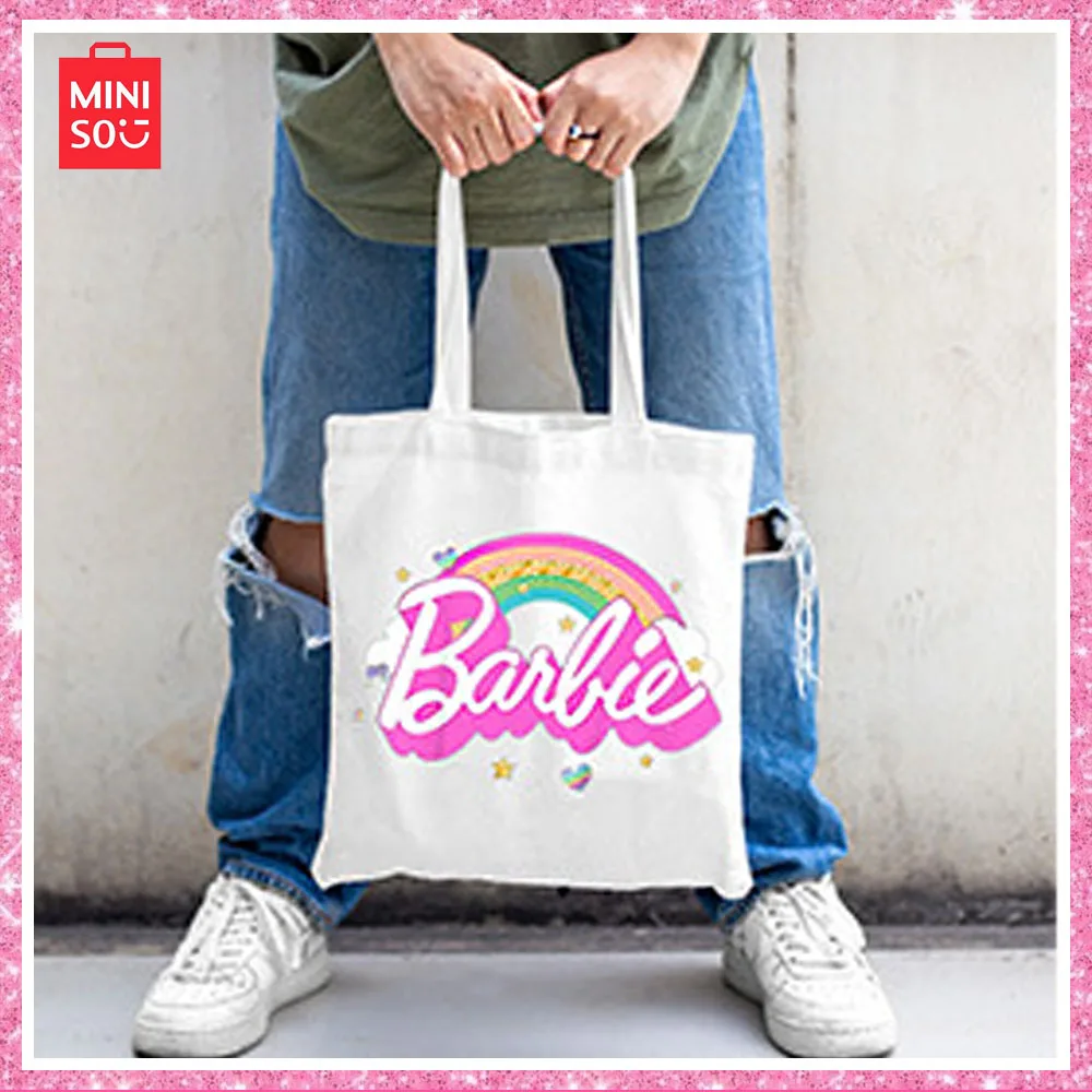 

Модная Холщовая Сумка-тоут Miniso Barbie с мультяшным принтом, Студенческая уличная дорожная вместительная сумка-Кроссбоди для девочек, подарок на день рождения