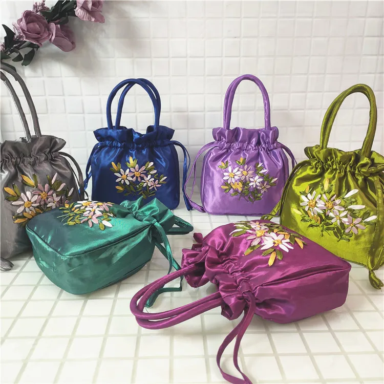 Ethnic Style Handmade Embroidery Handbag Ancient Style Floral Embroidered Drawstring Closure Tote Small Bag 2024 Bags for Women