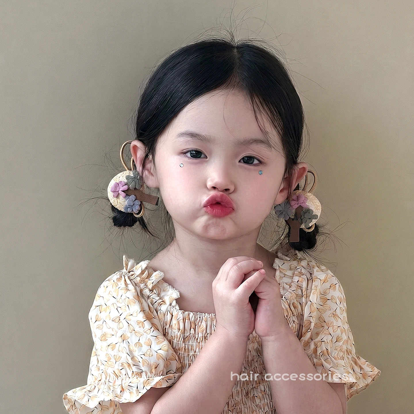 Koreanische Waldstil-Haargummis für Kinder, 1 Paar, handgefertigt, Stoff, Blumen, Baum, Pompon, Beeren, Haarbänder, weiche Gummibänder für kleine Mädchen – Detail 2