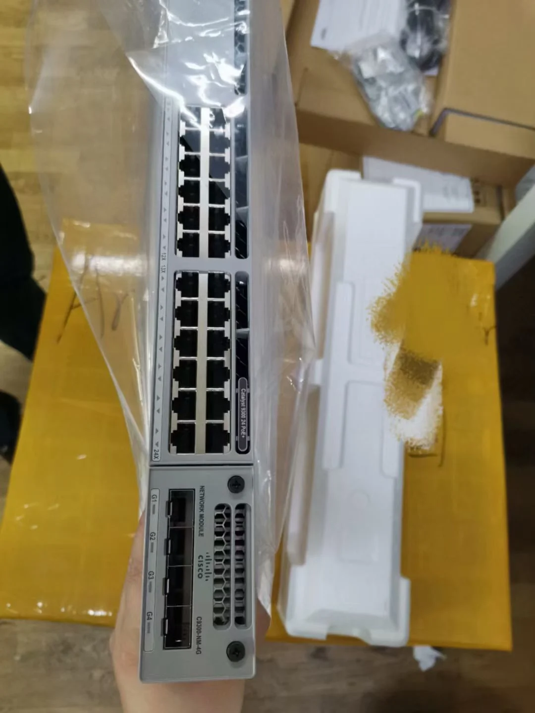 C9300-48P-A  C9300 48-port PoE+  Network Advantage switch