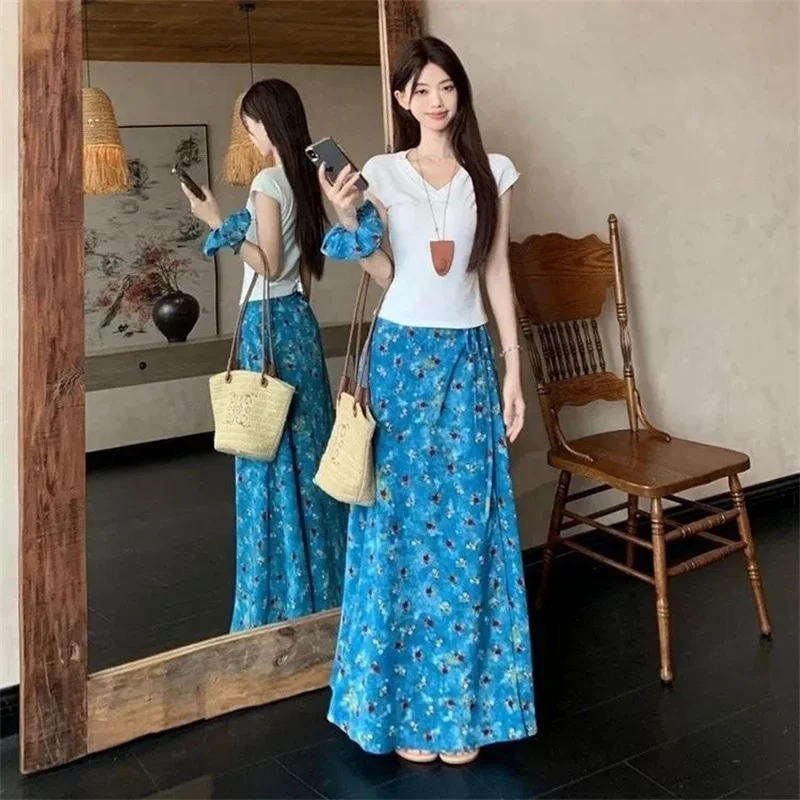 

Women Fashion Floral Oil Painting Lace Up Skirt Suit Ladies V-neck Short Sleeved Two-piece Set Summer Female T-shirt Skirt 2pcs