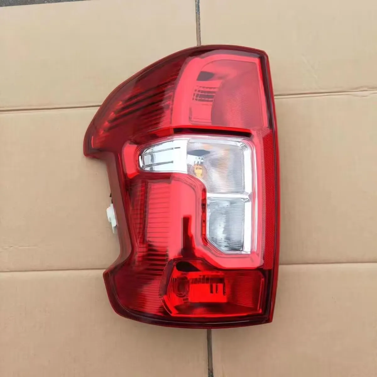 

Auto parts High quality Brake Light Rear bumper taillamps tail light Assembly For Changan Hunter F70