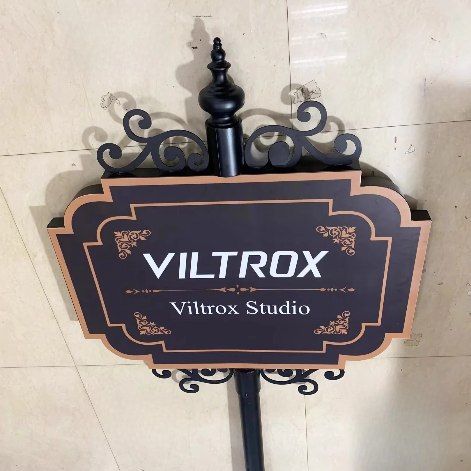 Outdoor standing guide standing sign, road sign customization, park direction sign, parking lot sign, advertising sign