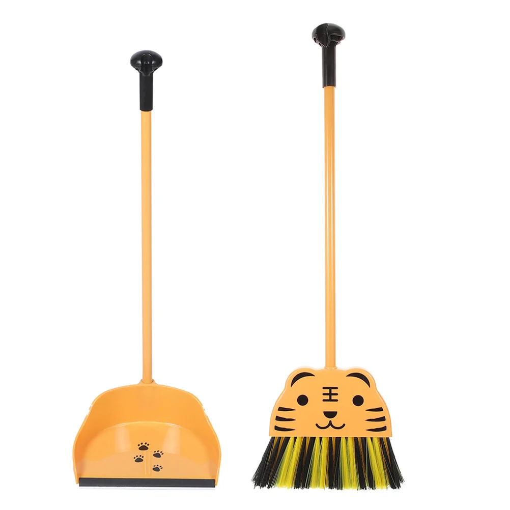 2Pcs Kids Cleaning Set Broom and Dustpan Children Housekeeping Tools Compact Lightweight Design for Small Hands Role Play Chores