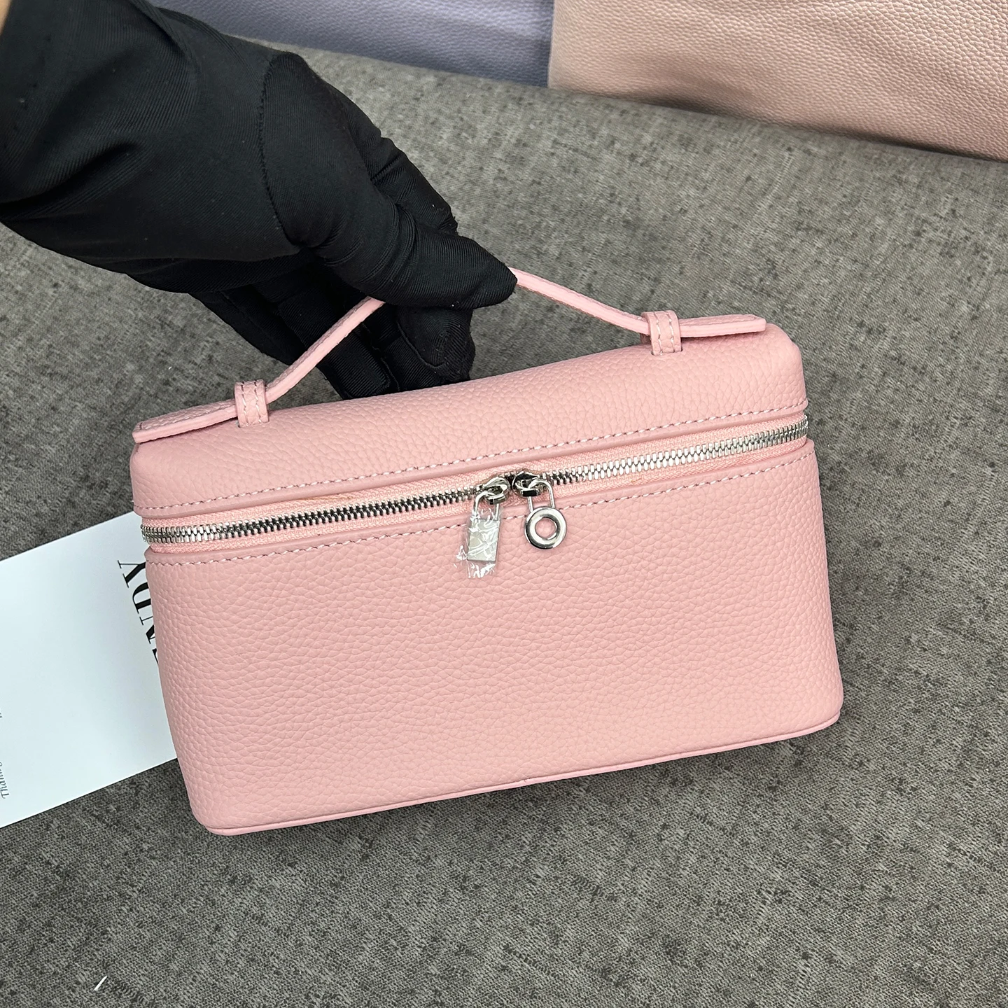 

Ew Genuine Leather LP19 Mobile Phone Handbag for Women. Exclusive To Women, with A Luxurious Design and Compact and Exquisite Ap