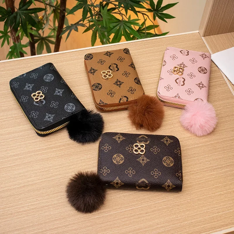 Circle Love Star Four Leaf Grass Print Four Leaf Grass Hair Ball Decoration Multi Card Short Zero Wallet cute purse