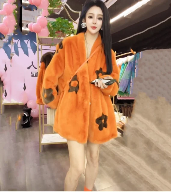2025 Herfst Winter Nieuwe Mode Afslanken Bontjas Vrouwen Verdikte Warme Harige Toca Elegante Leuke Halloween Harige Jas Vrouwelijke