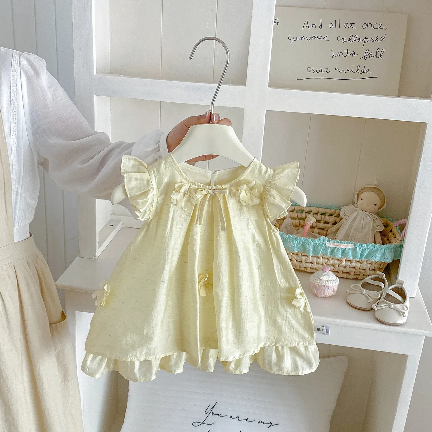 Summer thin baby Korean version three-dimensional flower vest sweet flying sleeve ruffle edge dress
