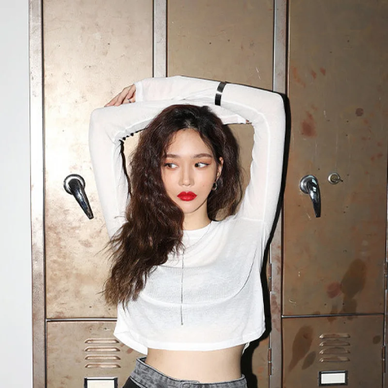 Same style as in Korea, sexy slightly revealing navel, short long-sleeve T-shirt for women, trendy brand, fresh, loose and VEZG