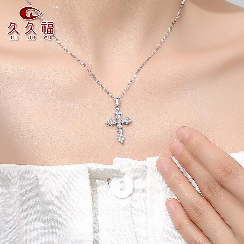 Vintage Cross Pendant for Women, PT950 Platinum Base and Moissanite, combine cross elements and classic platinum design.