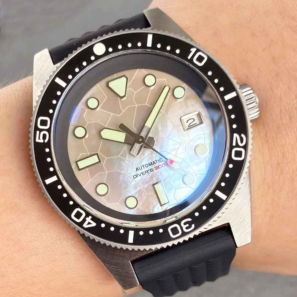 

62mas Diving Steel Mechanical Men Watch NH35A movt MOP Dial Dome Sapphire Crystal 120 Click Bezel Ceramic Bezel Black Chapter