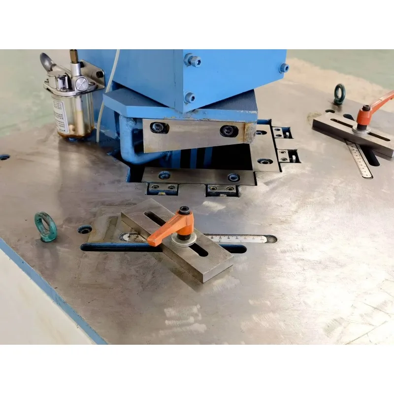 آلة قص الزوايا الكهربائية / آلة قص الزوايا الهيدروليكية