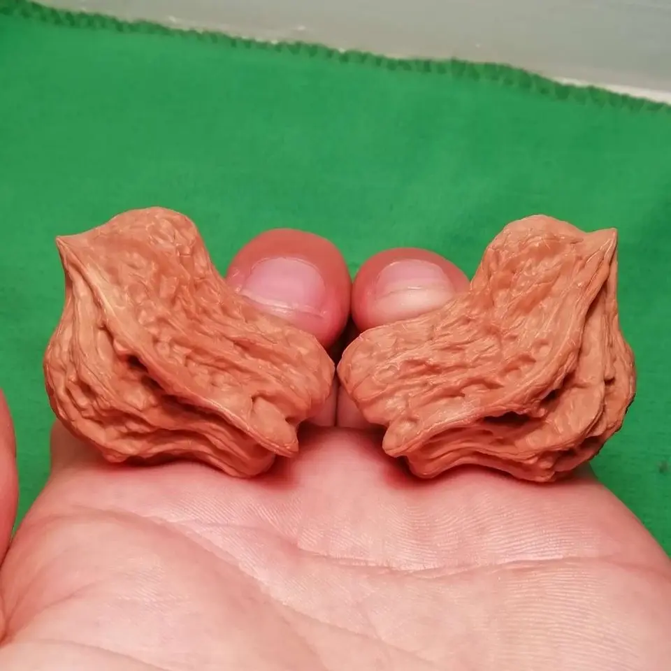 Rare Natural Bird Shaped Chinese Wenwan Walnuts 1 Pair Mini Palm Play Hand Massage Stress Relief Collectible Desktop Decor Gift