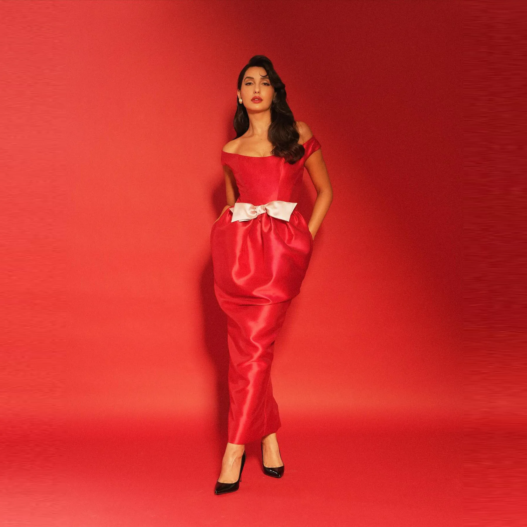 

Потрясающее красное атласное платье-комбинезон с открытыми плечами и белым бантом, длинные брюки, официальная вечерняя одежда для выпускного вечера, винтажный гламурный O