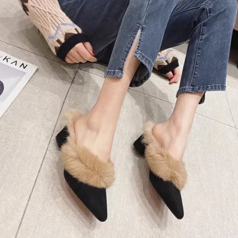 Kobiety Furry Chinelos Ladies Fur Luxury Fluffy Plush Slipper House Soft Fuzzy Indoor Winter Home Women Warm High Heels clapper