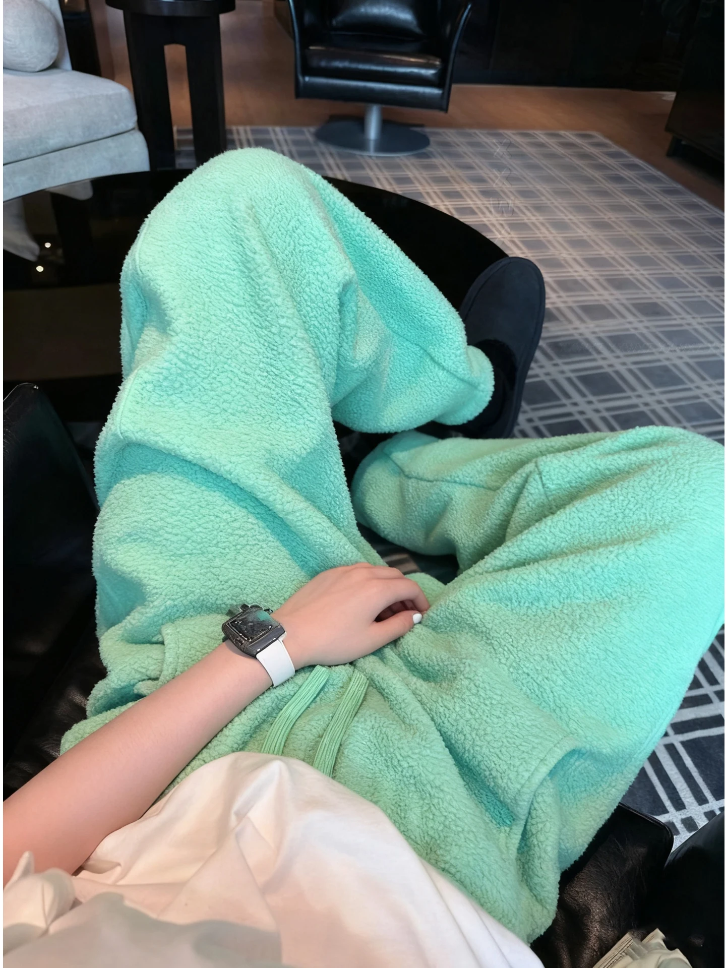 

Брюки East Gate 2025: Новинка осенне-зимнего сезона, свободные повседневные теплые флисовые брюки с широкими штанинами, прямые брюки с высокой талией из полиэфирного волокна