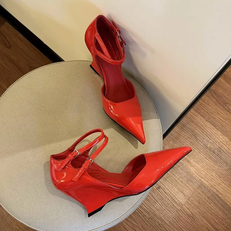 

Baotou Sandals Red Pointed Slope Heels Women's 2025 New Style Alien Heels Sexy Women's Sandals