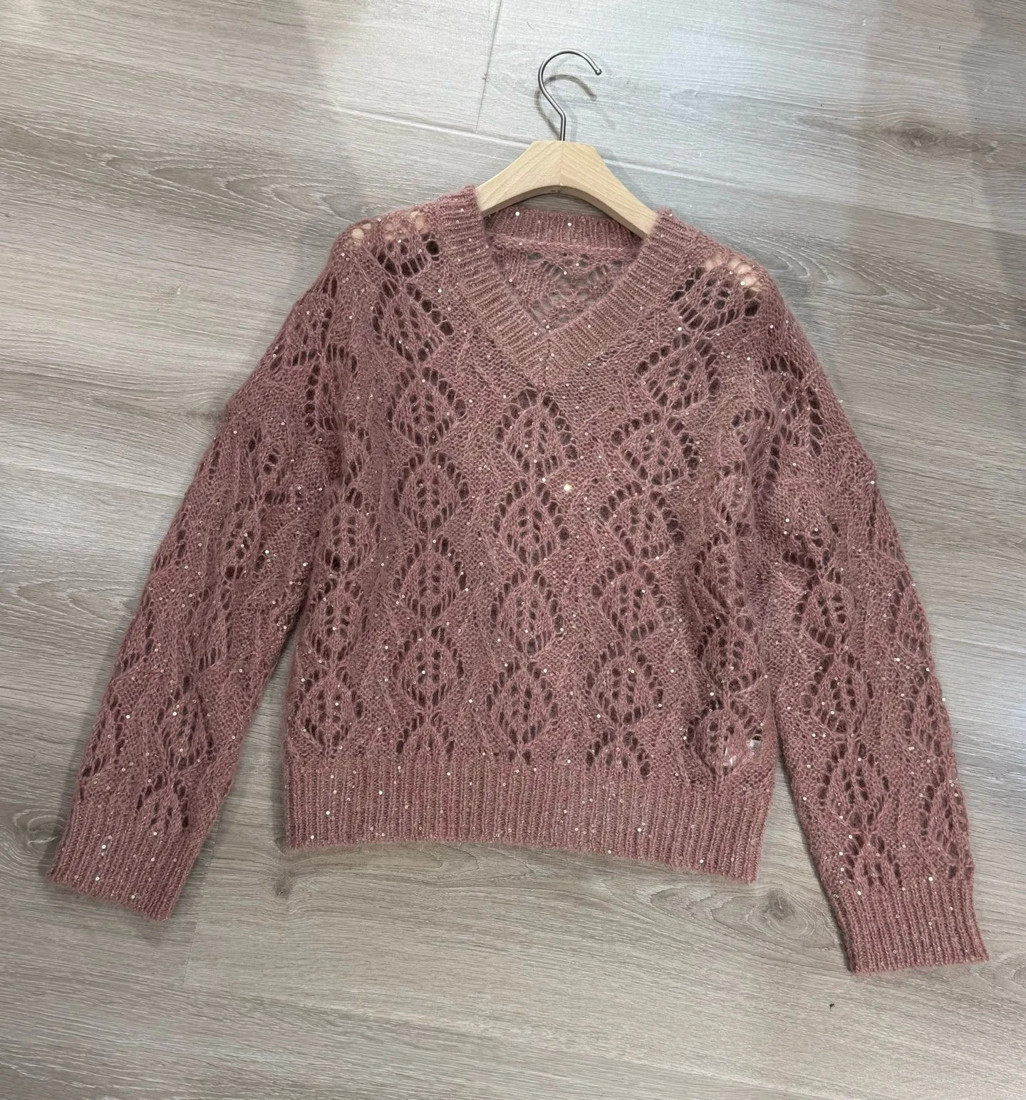 

Women's 25 Autumn New V-Collar Bead Hollow-out Mhair Knitted Sweater Fashion All-match